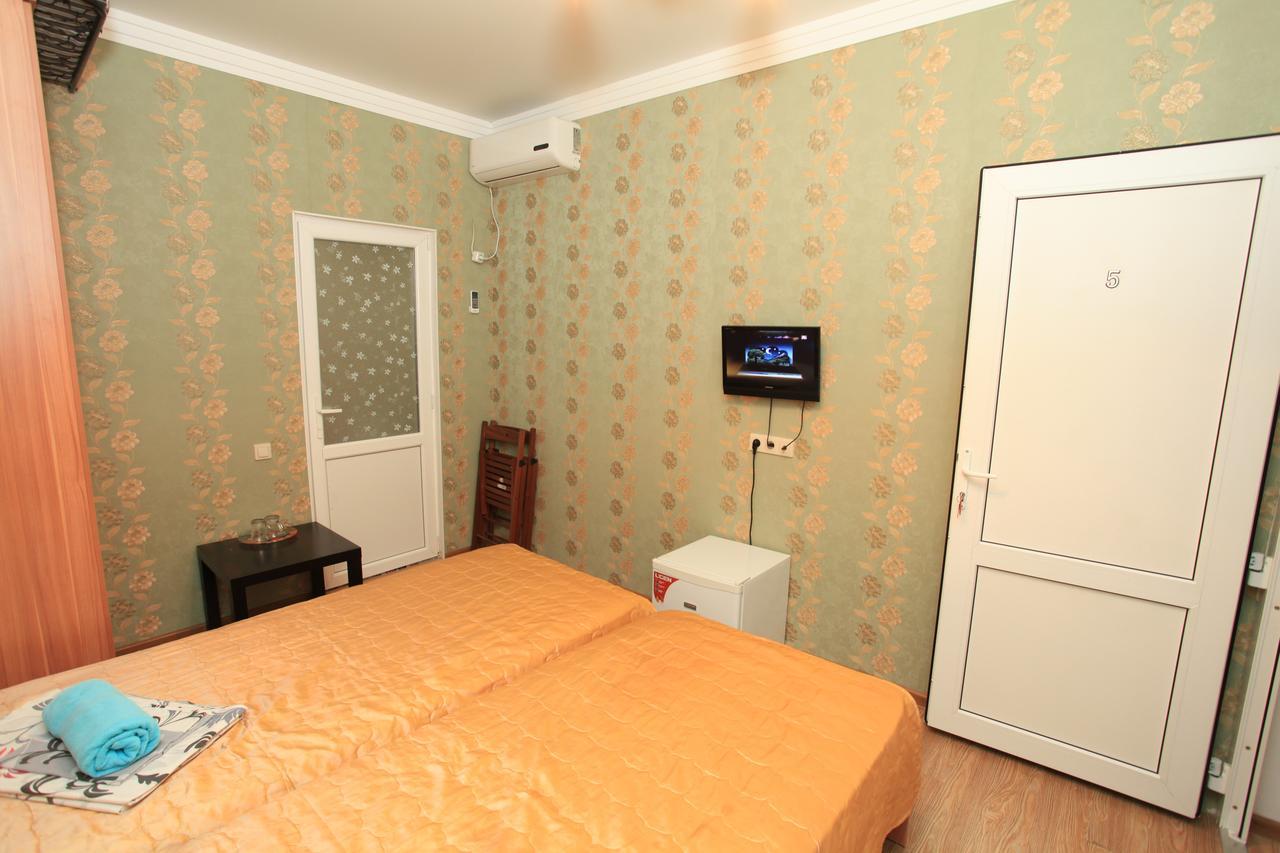Guest House Esma Sochumi Exterior foto